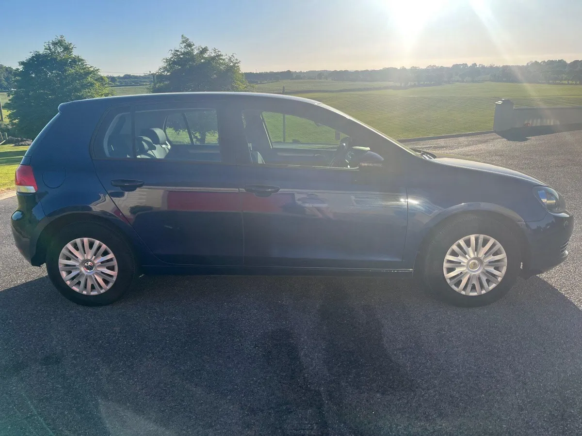 Volkswagen Golf 2012 - Image 2