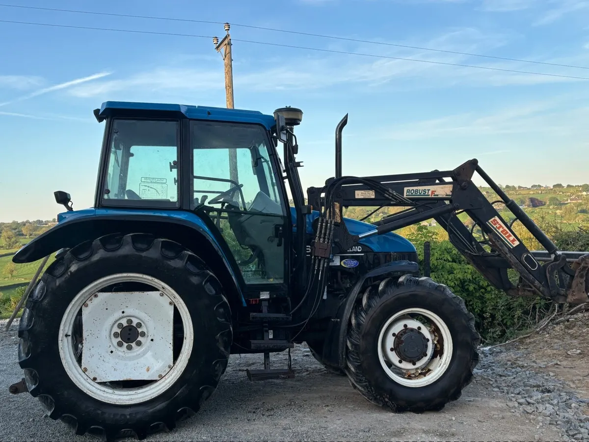 New Holland   TS110 - Image 2