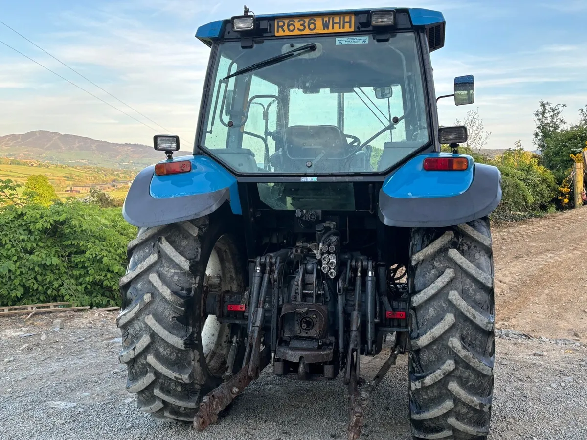 New Holland   TS110 - Image 3