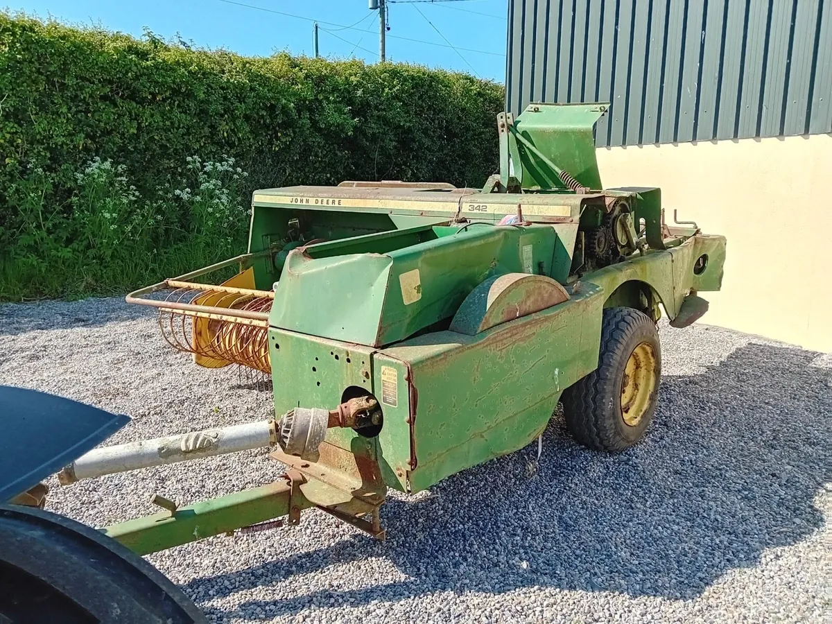 John Deere 342 square baler - Image 1