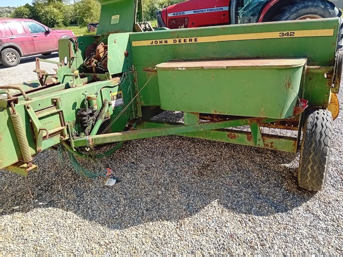 John Deere 342 square baler - Image 2