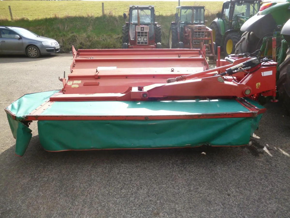 Kverneland Taarup Mounted Mower - Image 1