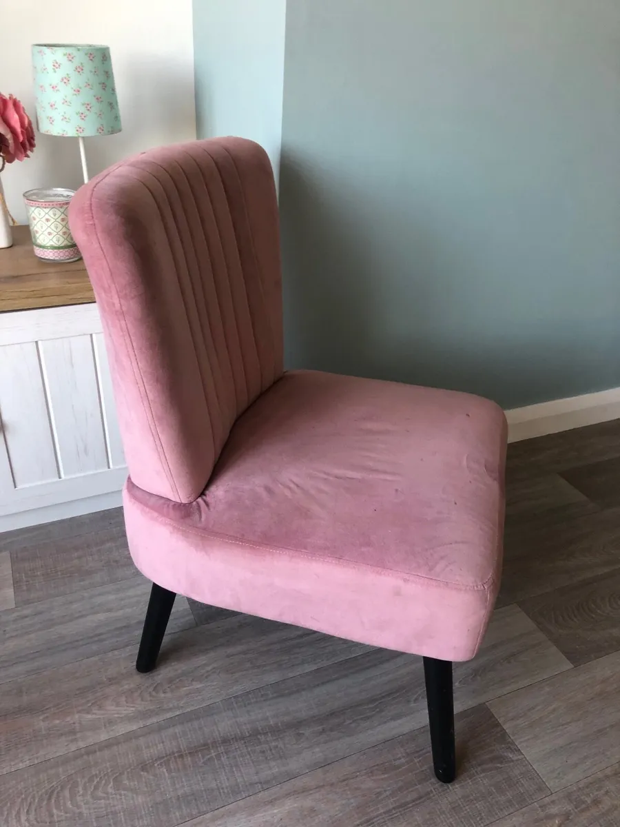 Pink velvet chair - Image 2