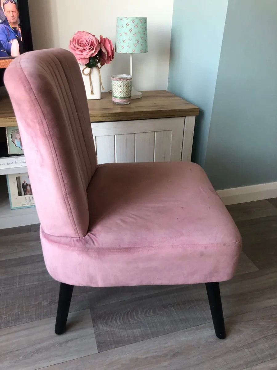 Pink velvet chair - Image 3