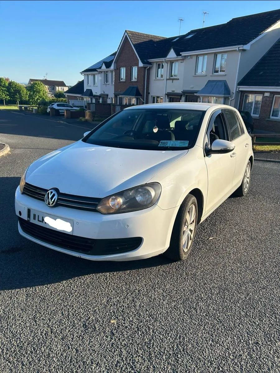 2011 Vw Golf 1.6tdi bluemotion, PARTS OR REPAIR - Image 2