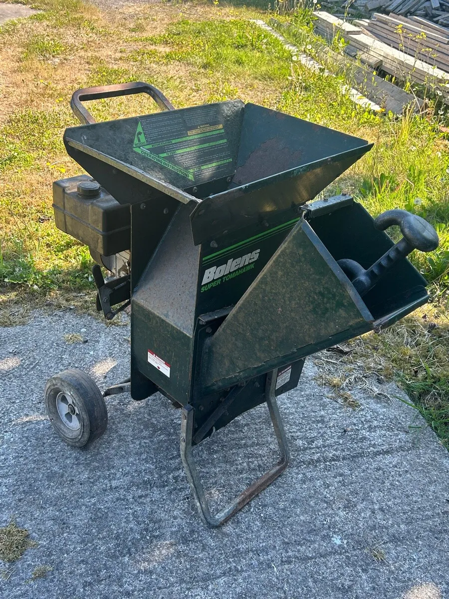 Wood chipper/shedder - Image 1