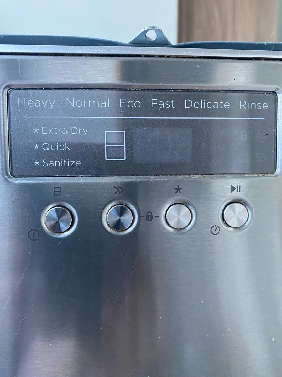 Dishwasher - Image 3