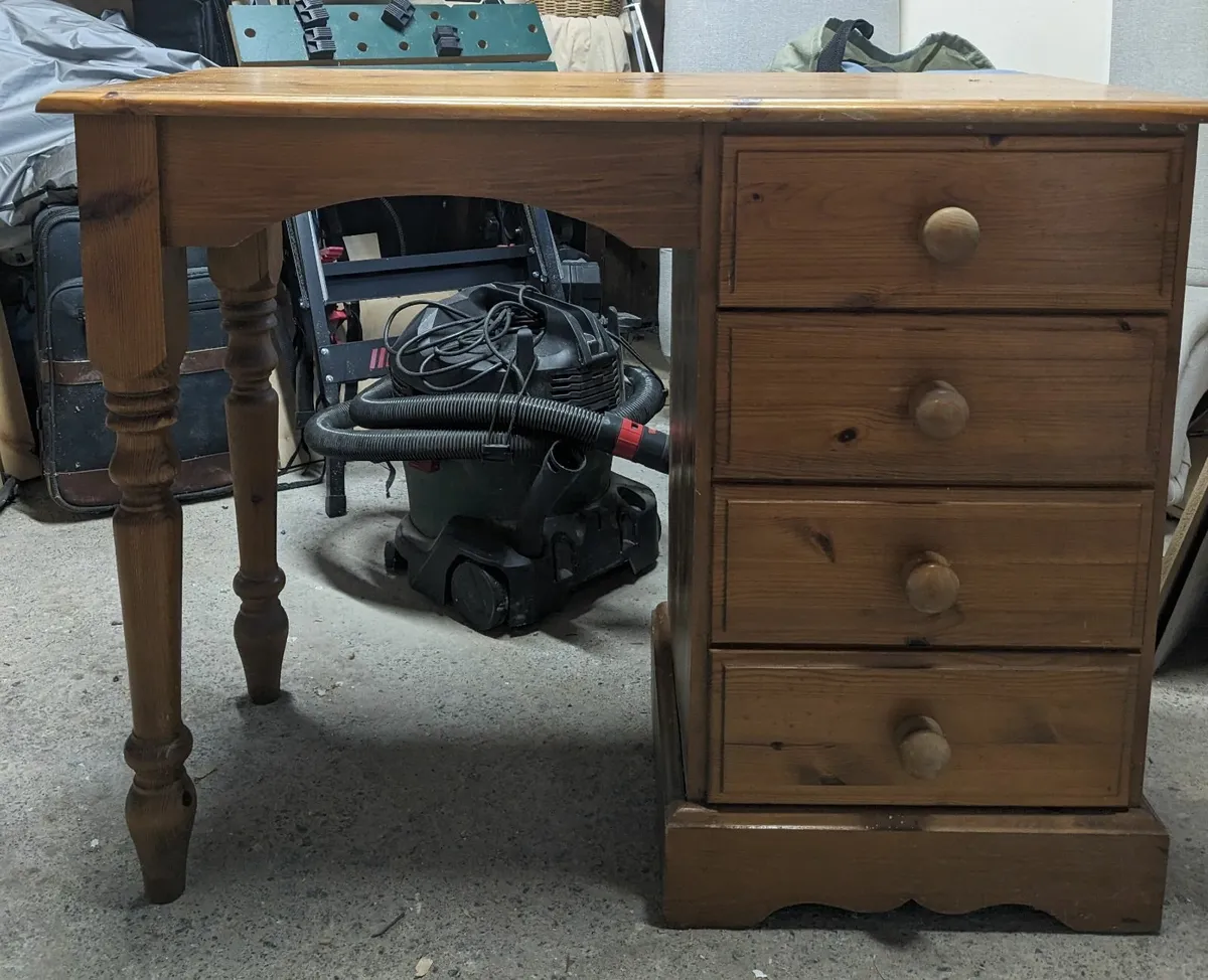 Pine desk - Image 1