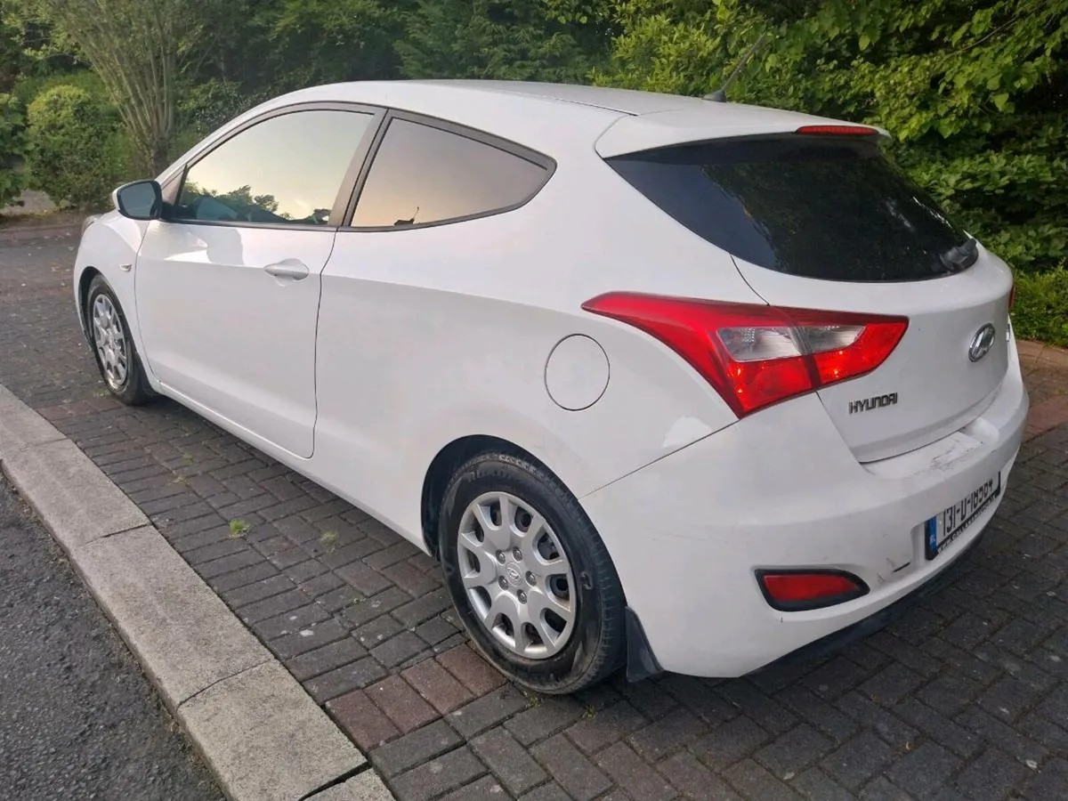 Hyundai i30, New DOE  2/26 - Image 2