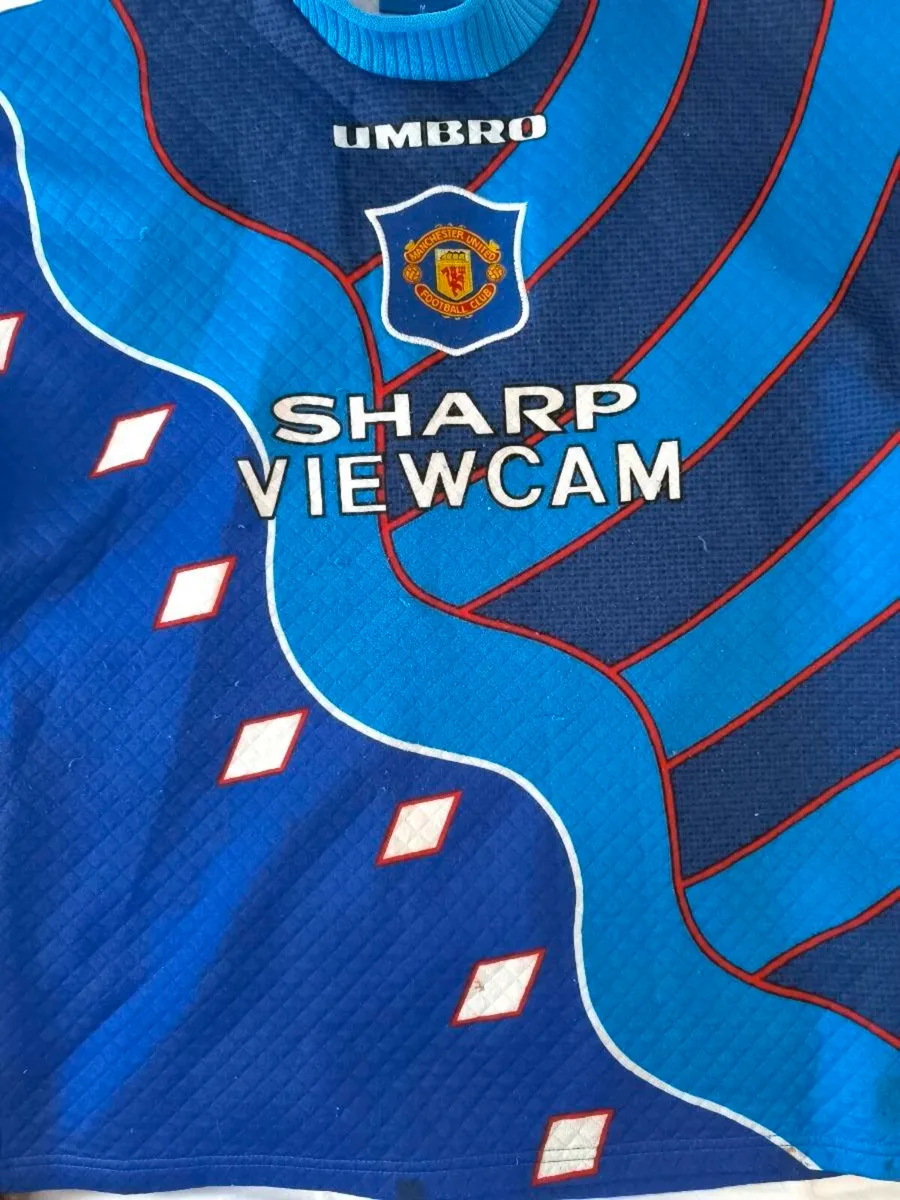 Manchester Utd Vintage Goalkeeper  Jersey 95-97 (M - Image 3