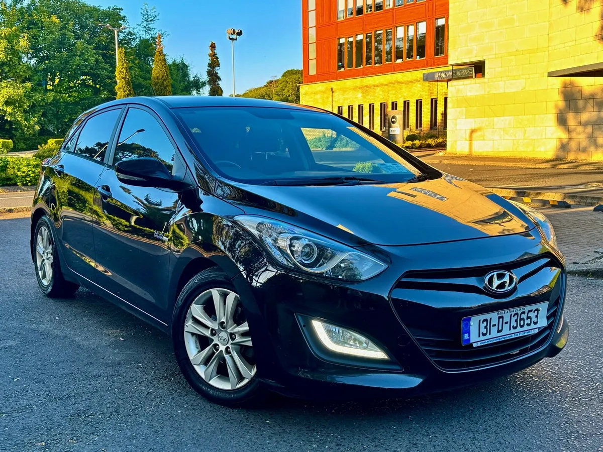 Hyundai I30 1.6 DSL Deluxe 4DR! - Image 1