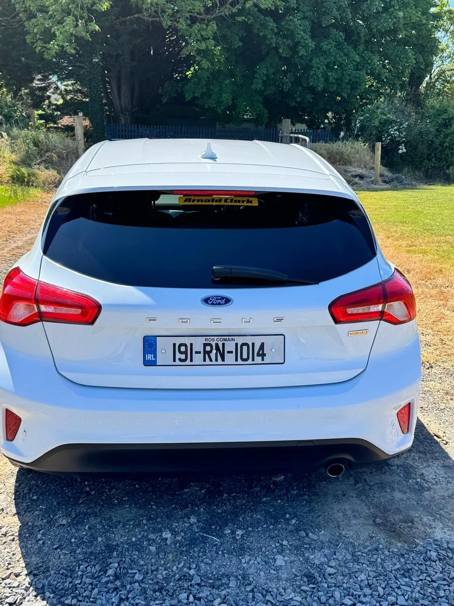 Ford Focus 1.L Zetec Ecoboost - Image 3