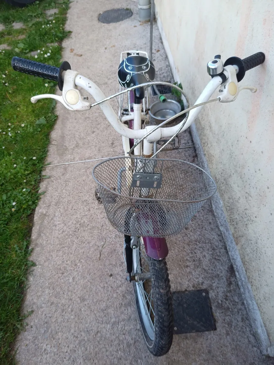 Girl's bike - Image 2