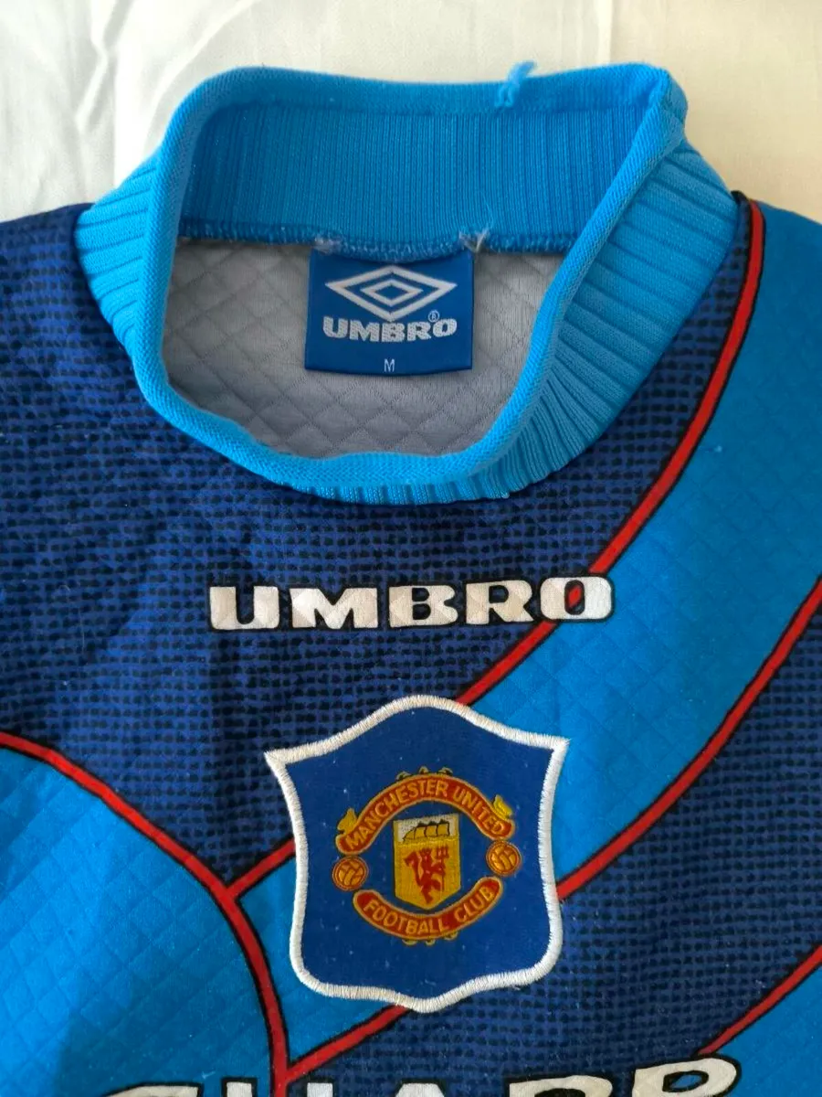 Manchester Utd Vintage Goalkeeper  Jersey 95-97 (M - Image 2
