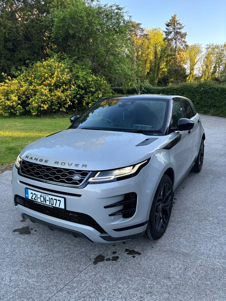 Range Rover Evoque SE P300e 1.5 Hybrid - Image 1