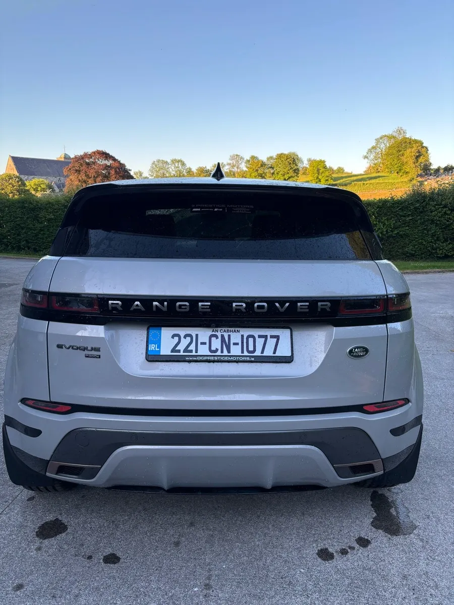 Range Rover Evoque SE P300e 1.5 Hybrid - Image 2