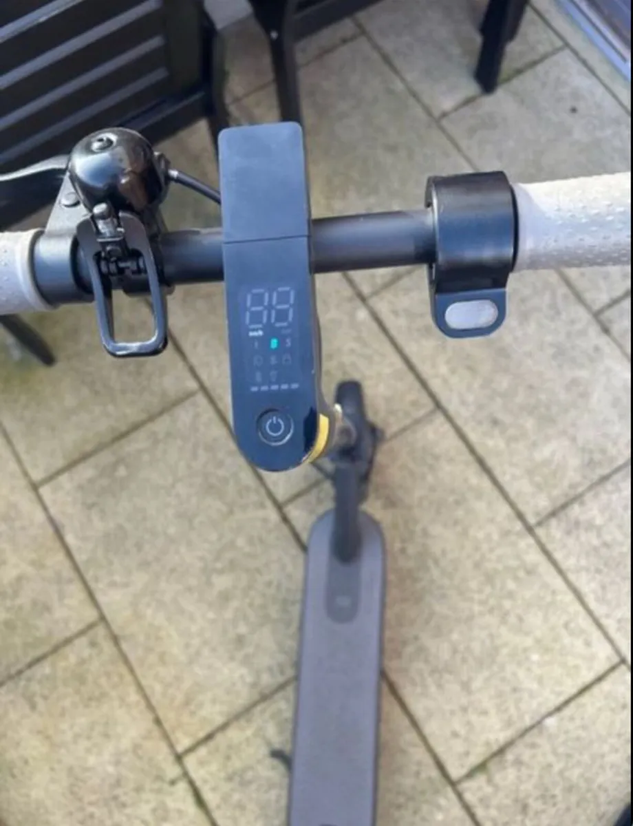 Electric scooter - Image 2