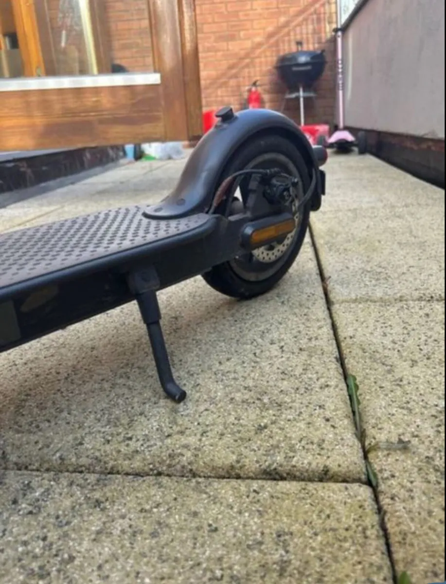 Electric scooter - Image 4