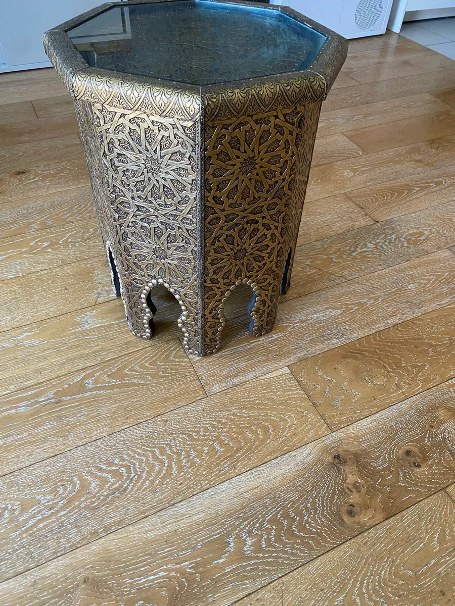 Egyptian gold side table - Image 1