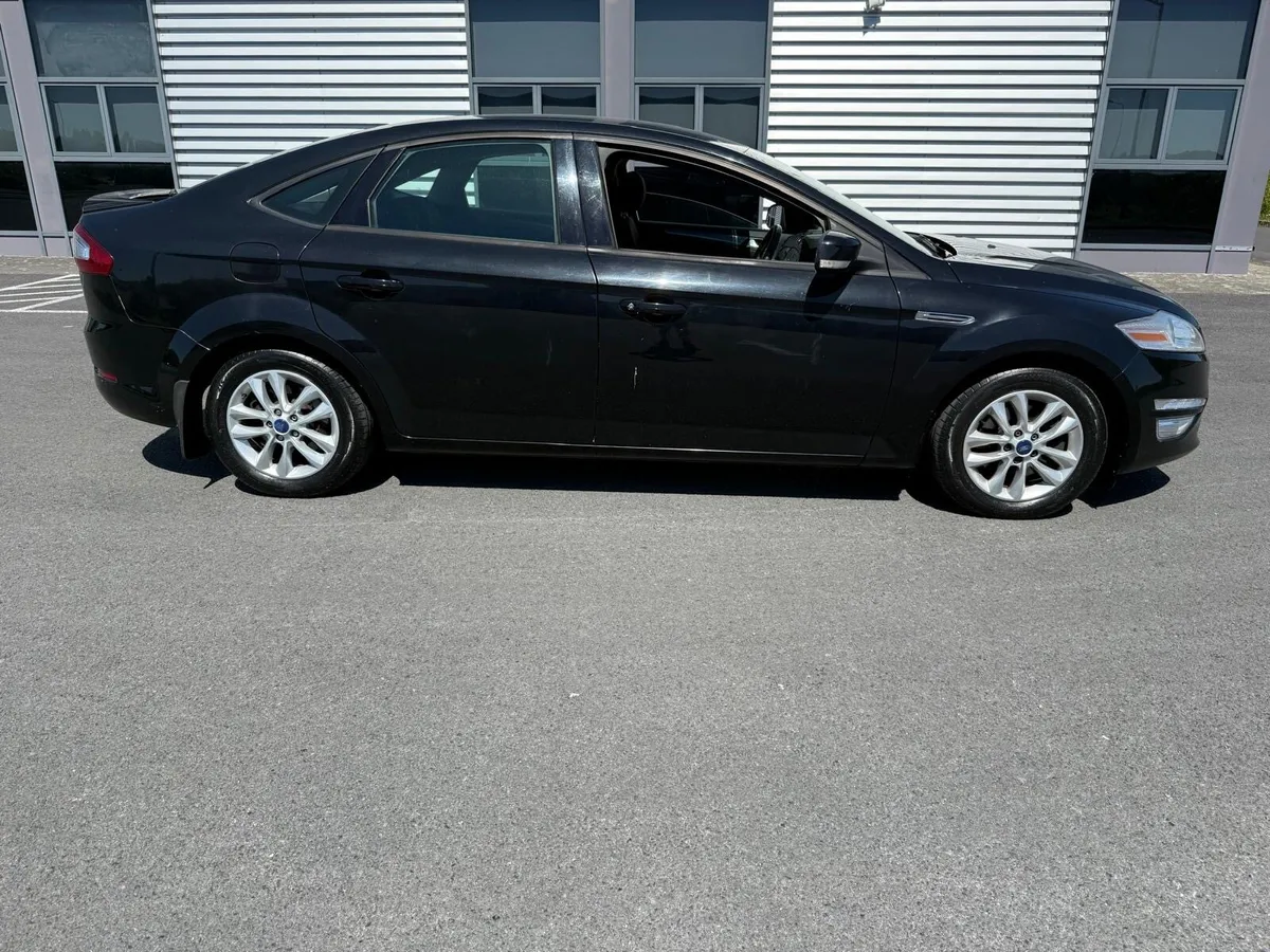 2013 Ford Mondeo Zetec Model Diesel - Image 3
