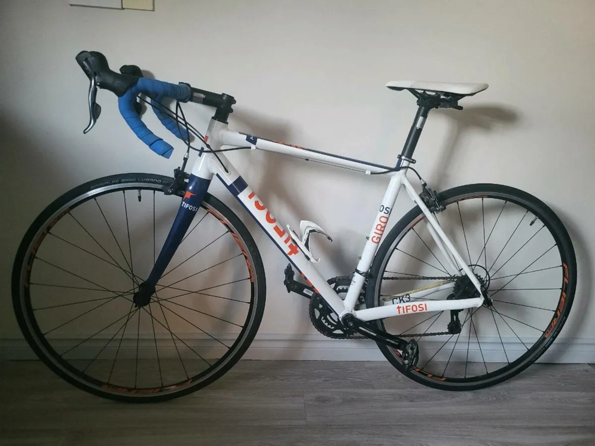 Racing bike - Image 1