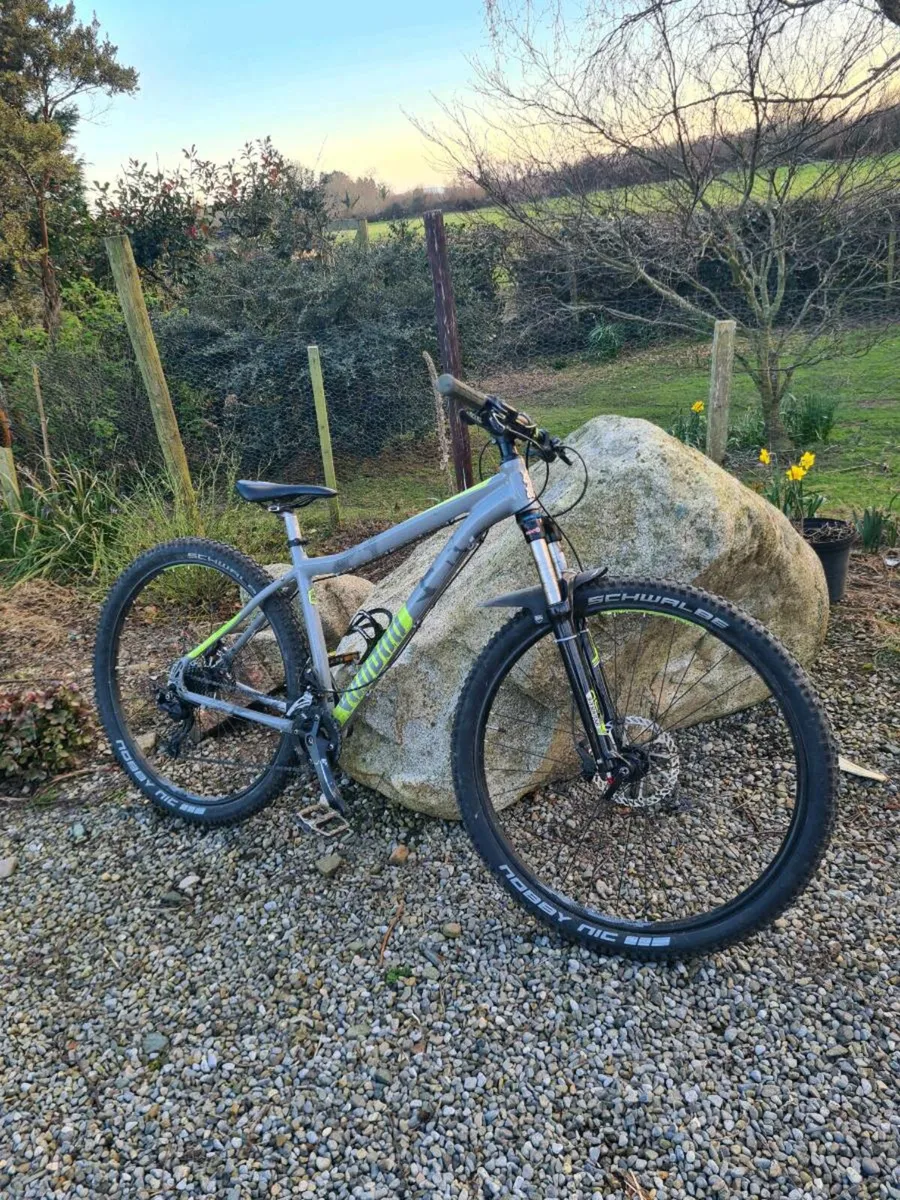 Mountain bike - Image 1
