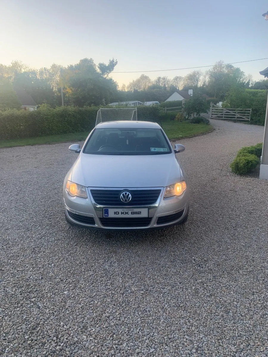 Volkswagen Passat 2010 - Image 4