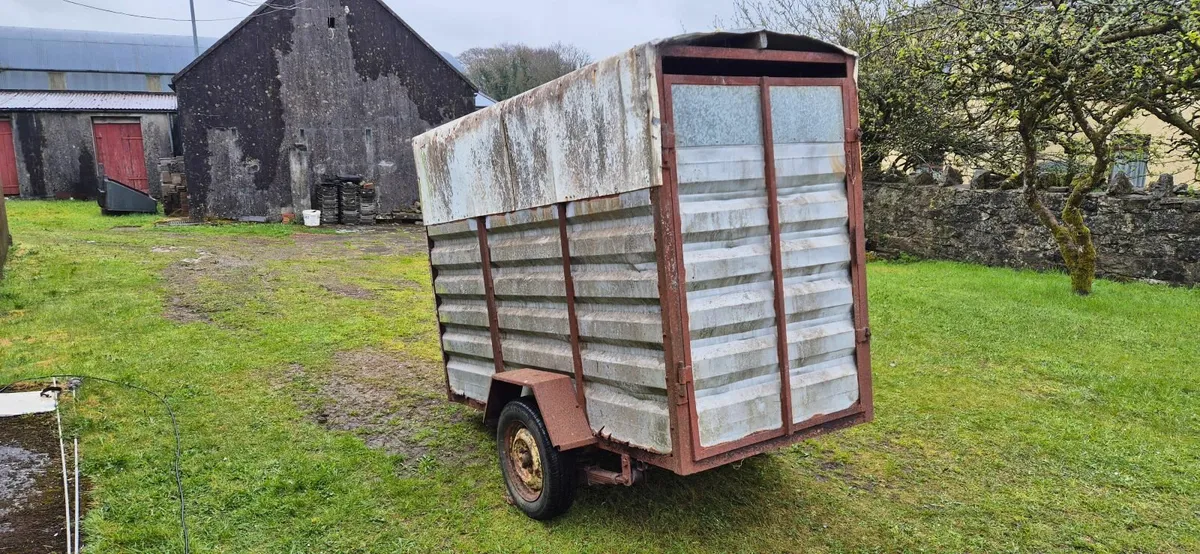 Trailer - Image 1
