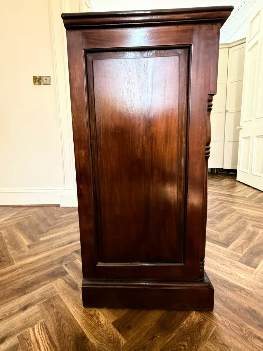 Mahogany cabinet - Image 3