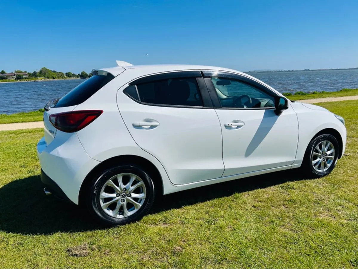 Mazda Demio 1.3 Automatic - Image 4