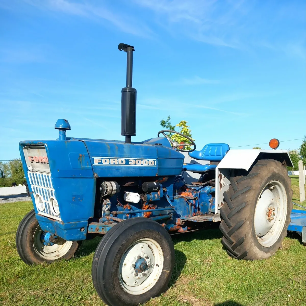 Ford 2000 - Image 1