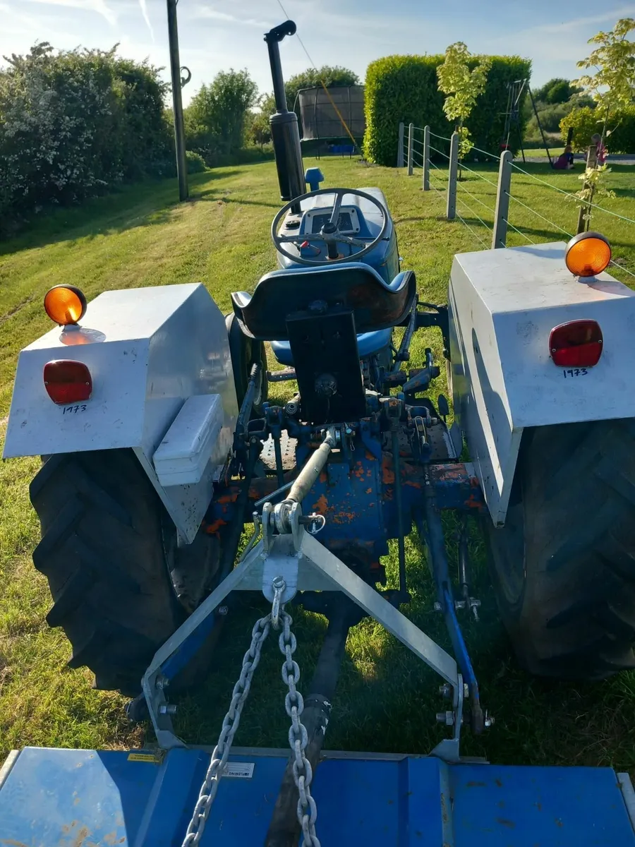 Ford 2000 - Image 2