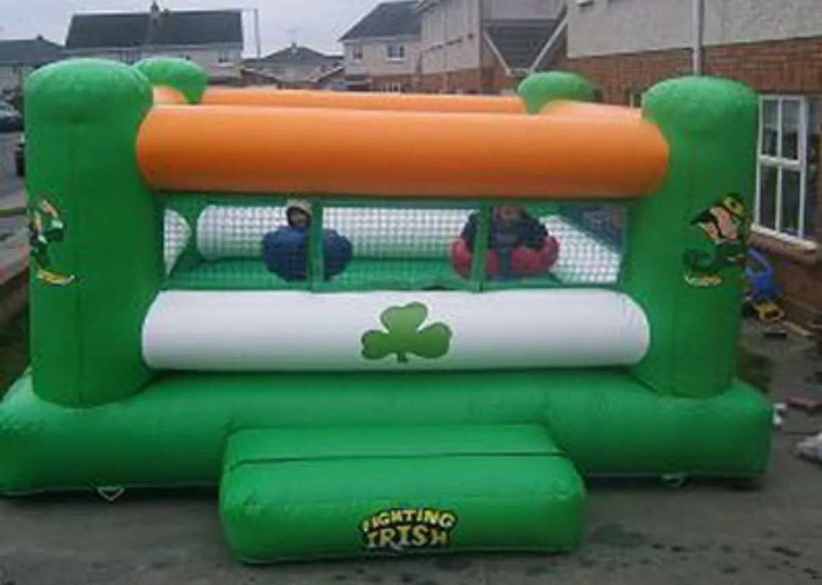 Bouncy castles - Image 3