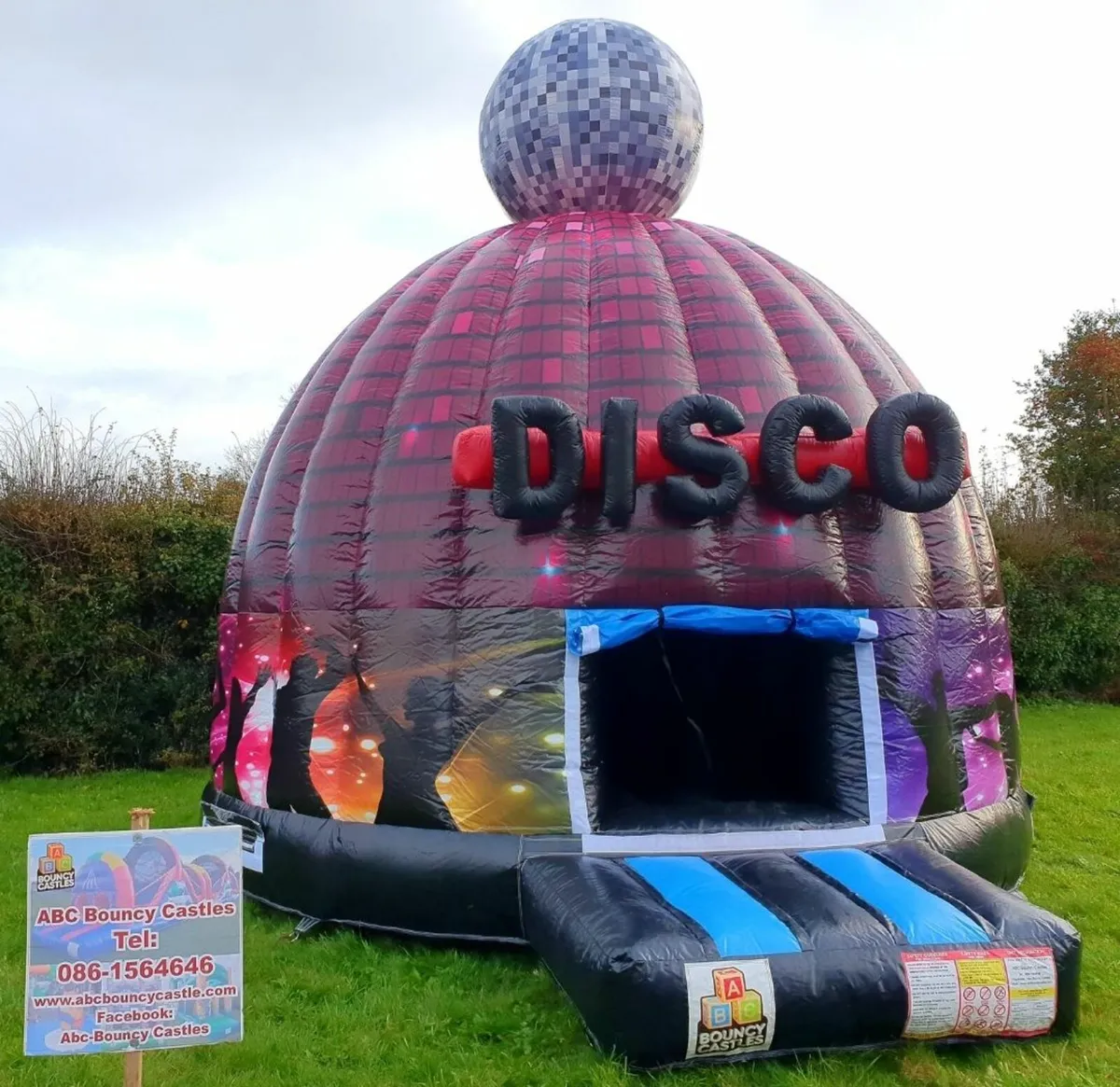 Bouncy castles - Image 1