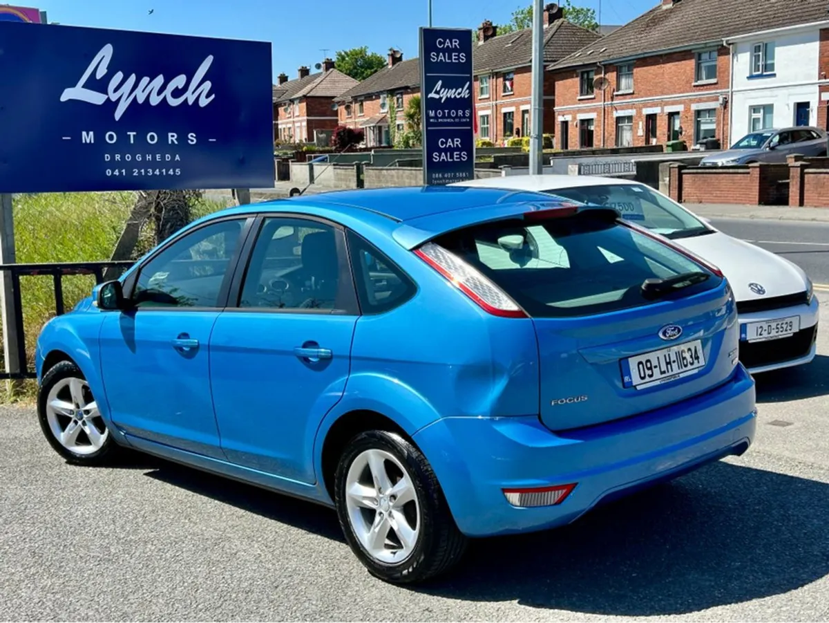 Ford Focus 1.6 Tdci Zetec 109BHP 5DR - Image 2