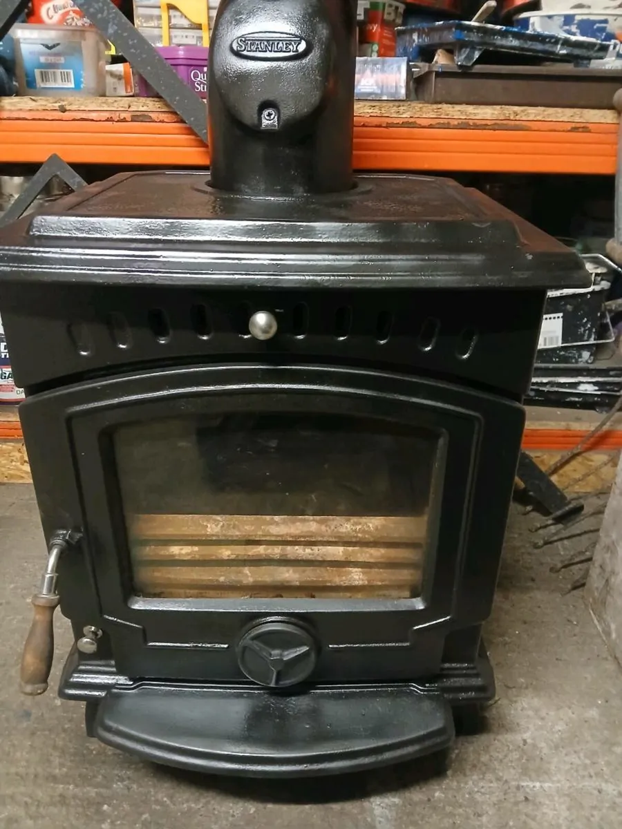 Stanley Tara boiler stove - Image 1