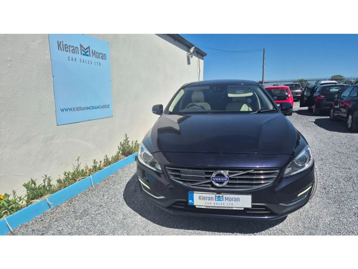 Volvo V60 Auto - Image 3