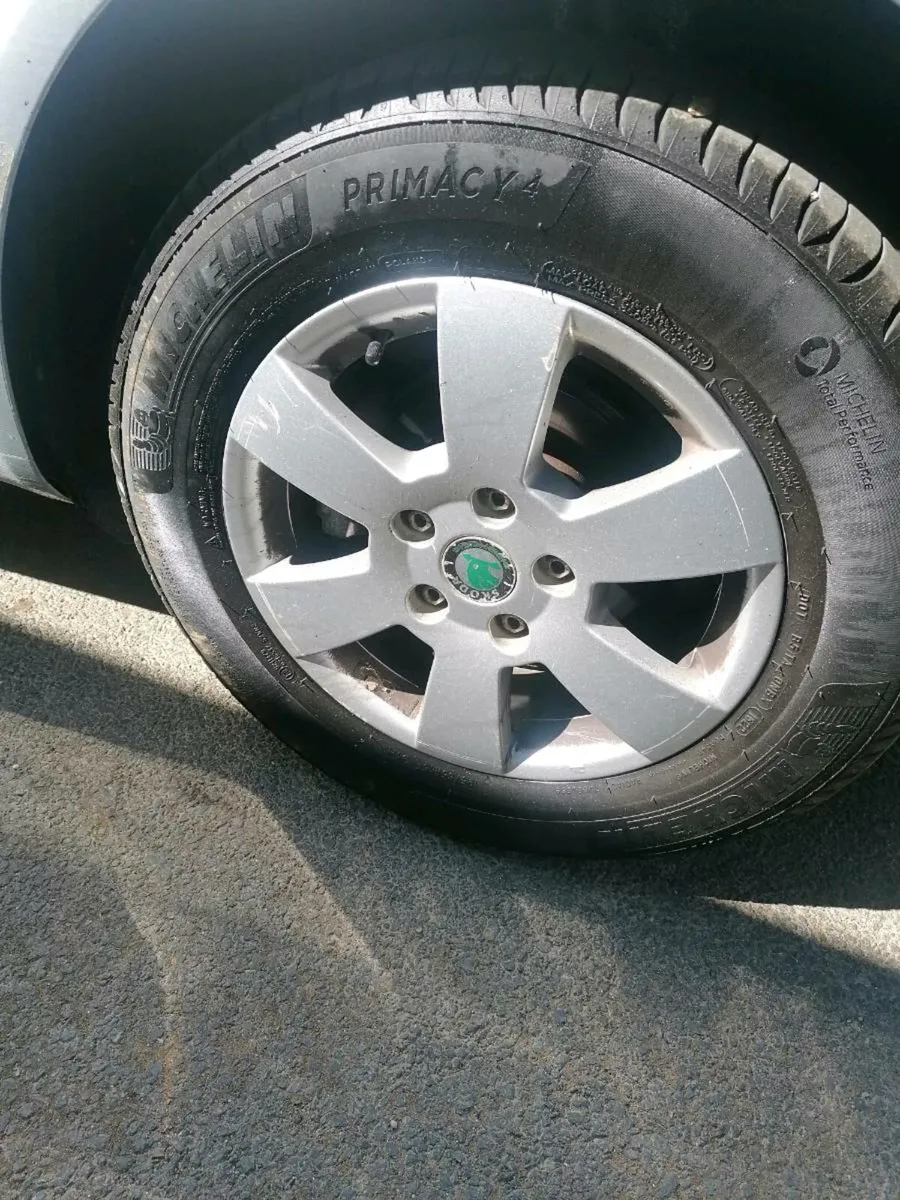 Skoda Octavia Elegance 2010 1.6 diesel - Image 3