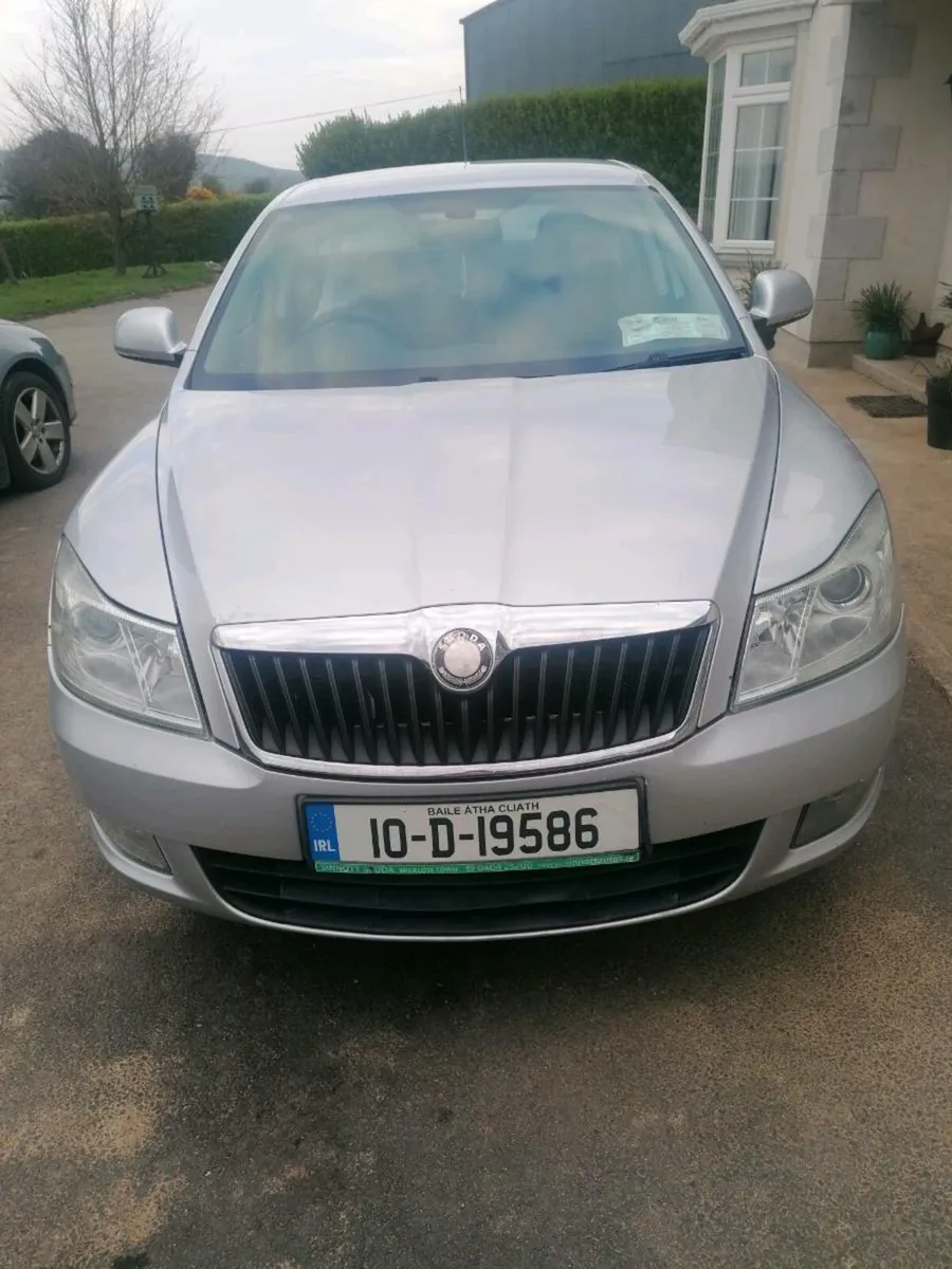 Skoda Octavia Elegance 2010 1.6 diesel - Image 4