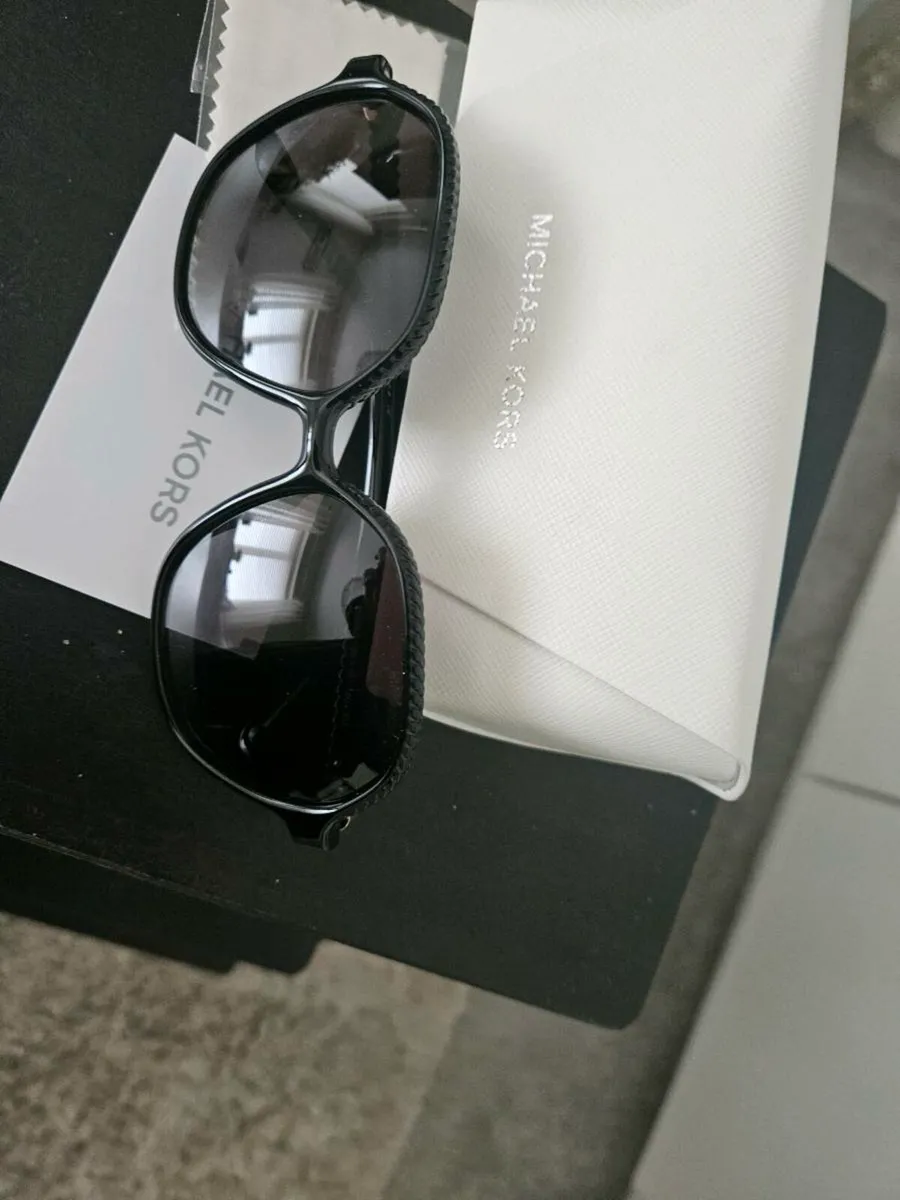 Michael kors sunglasses - Image 1