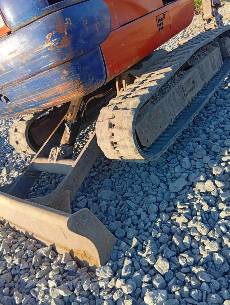 Hitachi ex30 2003 model - Image 2