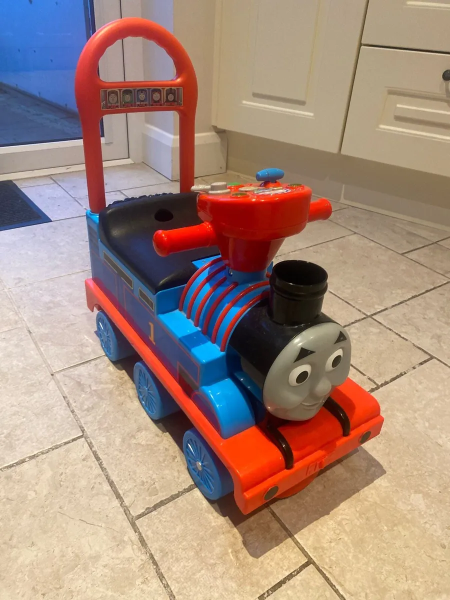 Thomas the tank engine ride on toy - Image 1