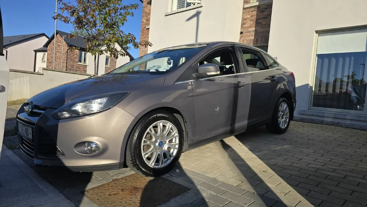 Ford Focus 2012 - Image 2