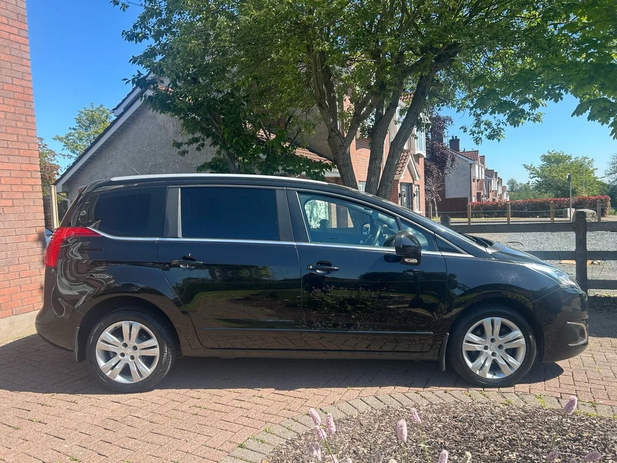 Peugeot 5008 1.6 hdi , 2016  7 seater  Automatic - Image 2
