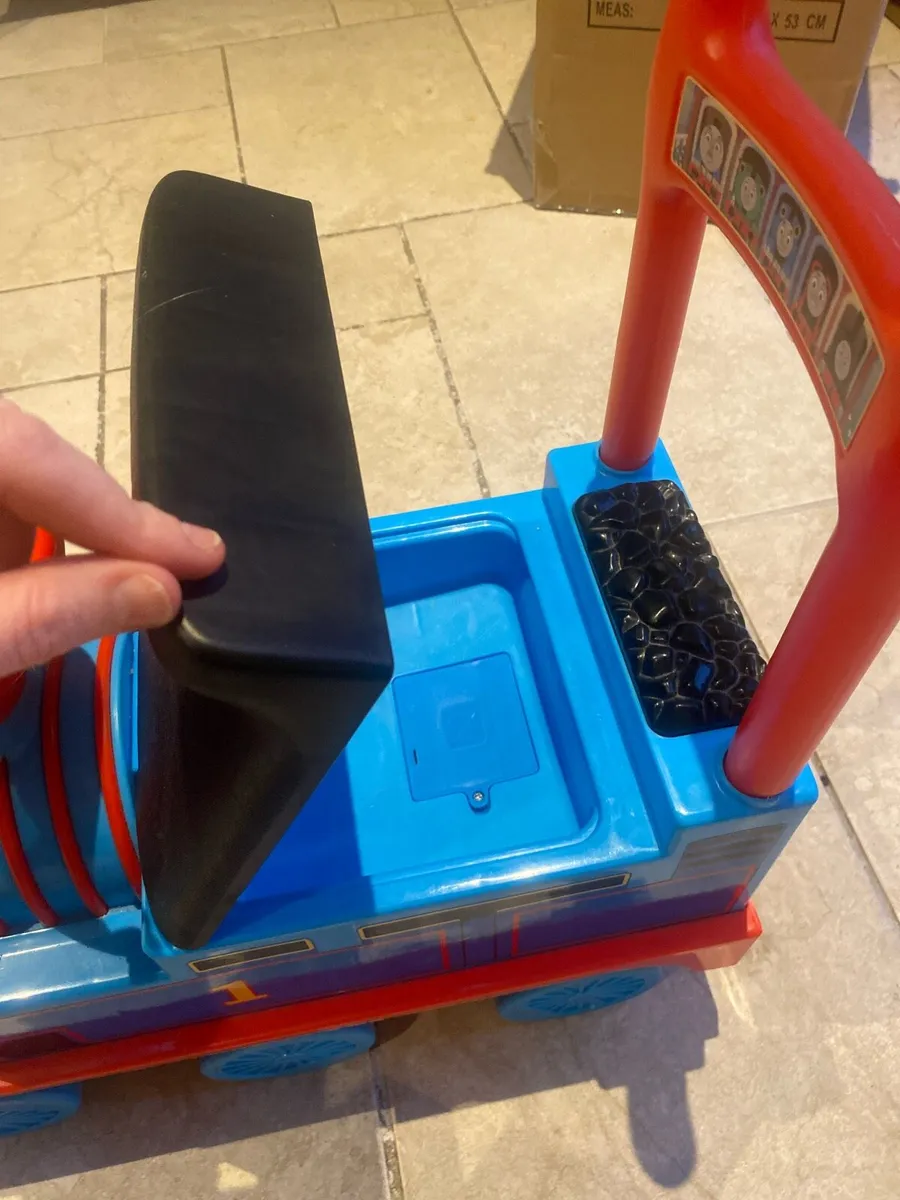 Thomas the tank engine ride on toy - Image 3