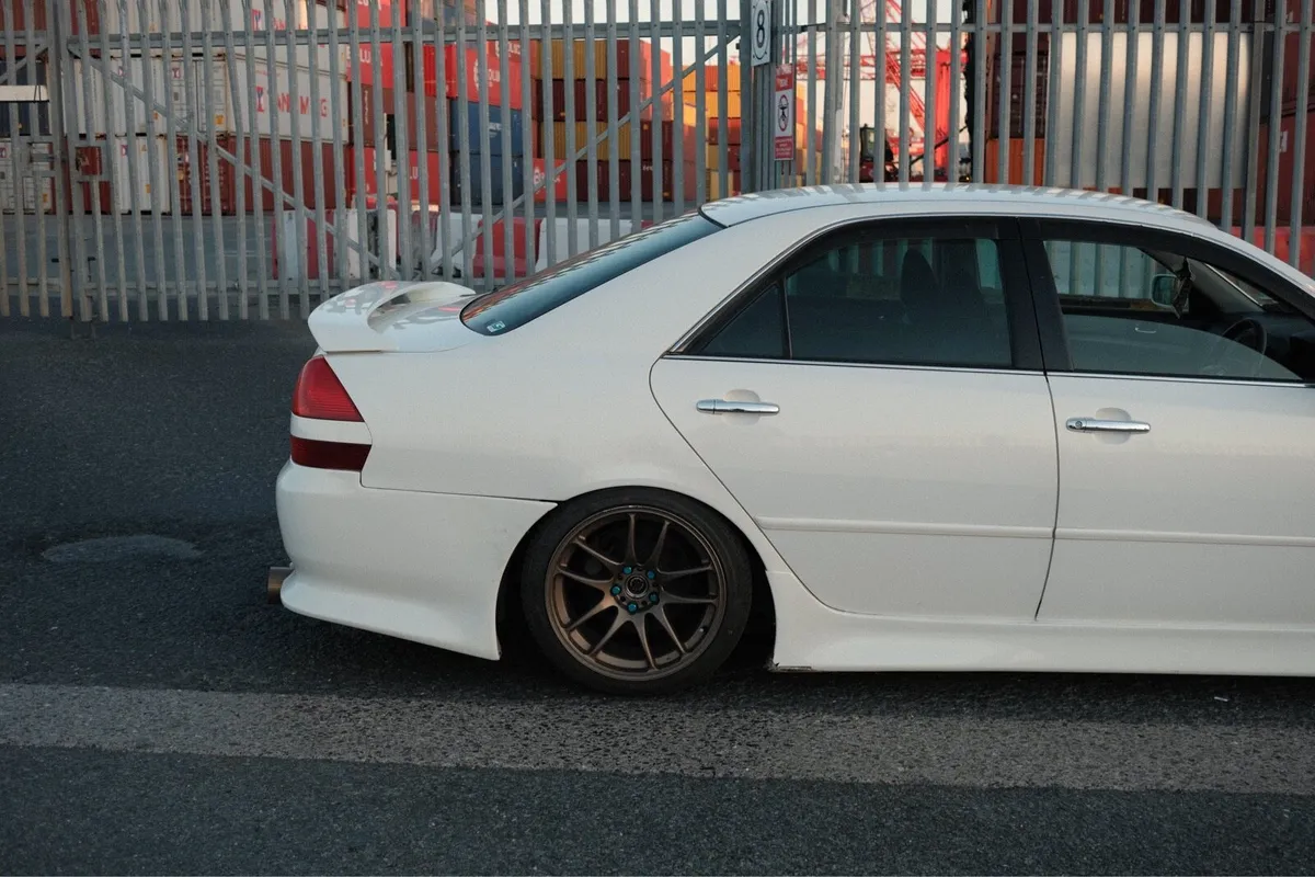 Toyota Mark ii JZX110 - Image 2