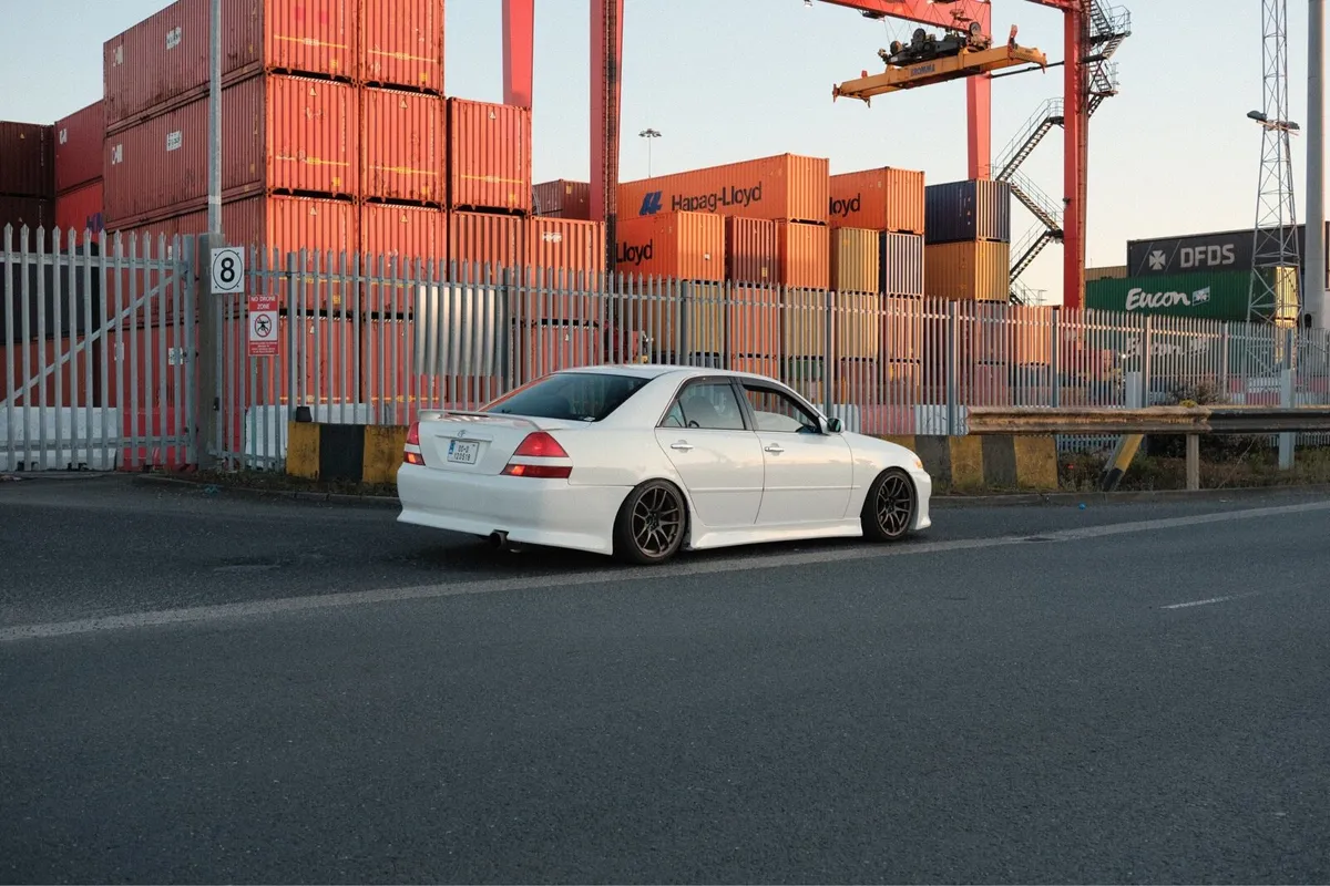 Toyota Mark ii JZX110 - Image 3
