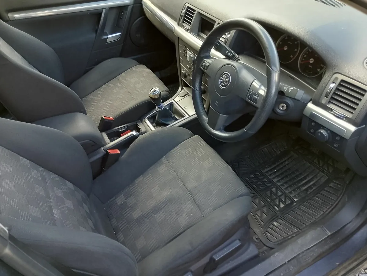 Vauxhall Vectra 2007 - Image 2