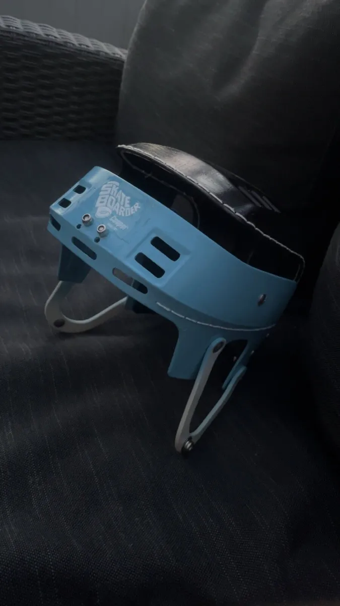 Hurling helmet - Image 2