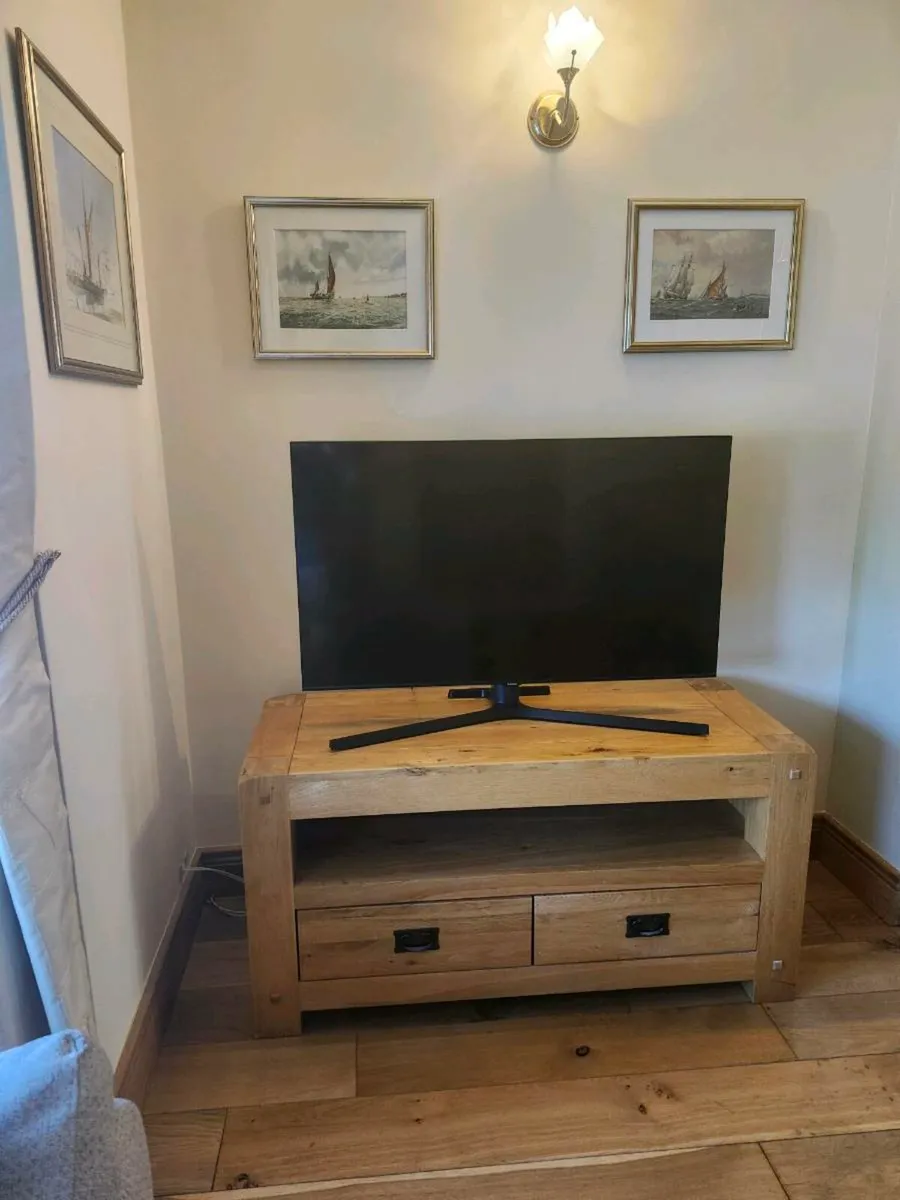 Solid Oak TV cabinet - Image 1